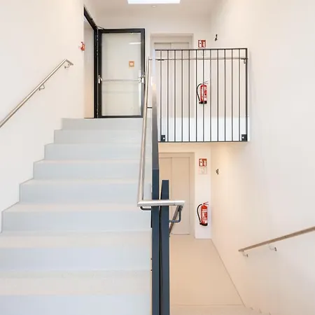 At - Late Arrival Self Check In Graz