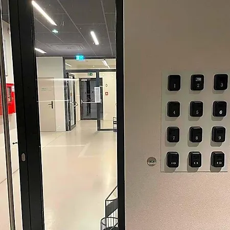 Готель At - Late Arrival Self Check In