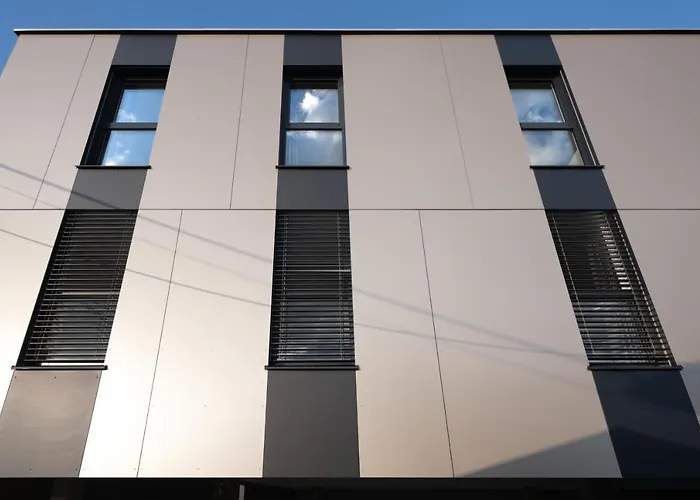 At - Late Arrival Self Check In Готель *