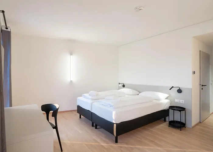 At - Late Arrival Self Check In * Грац