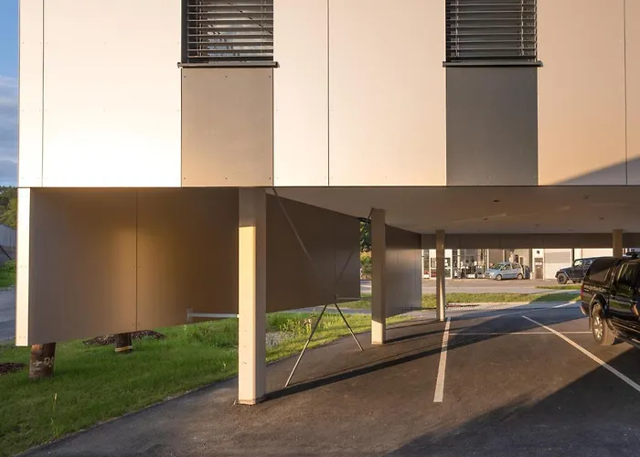 At - Late Arrival Self Check In Грац